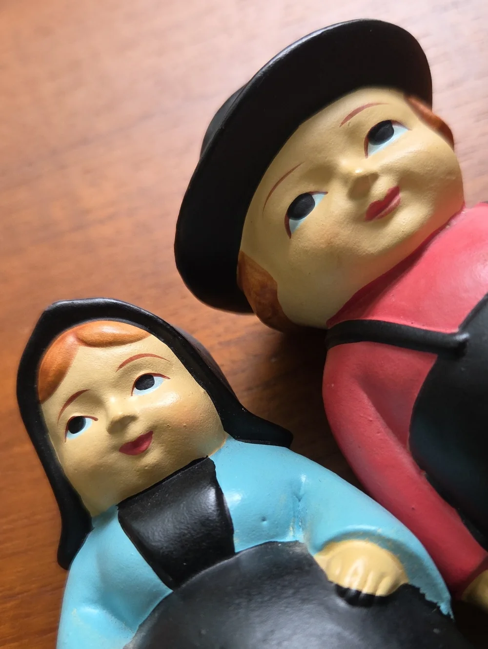 Vintage Amish Man And Woman Amish Couple -salt & pepper, Madwe In Japan